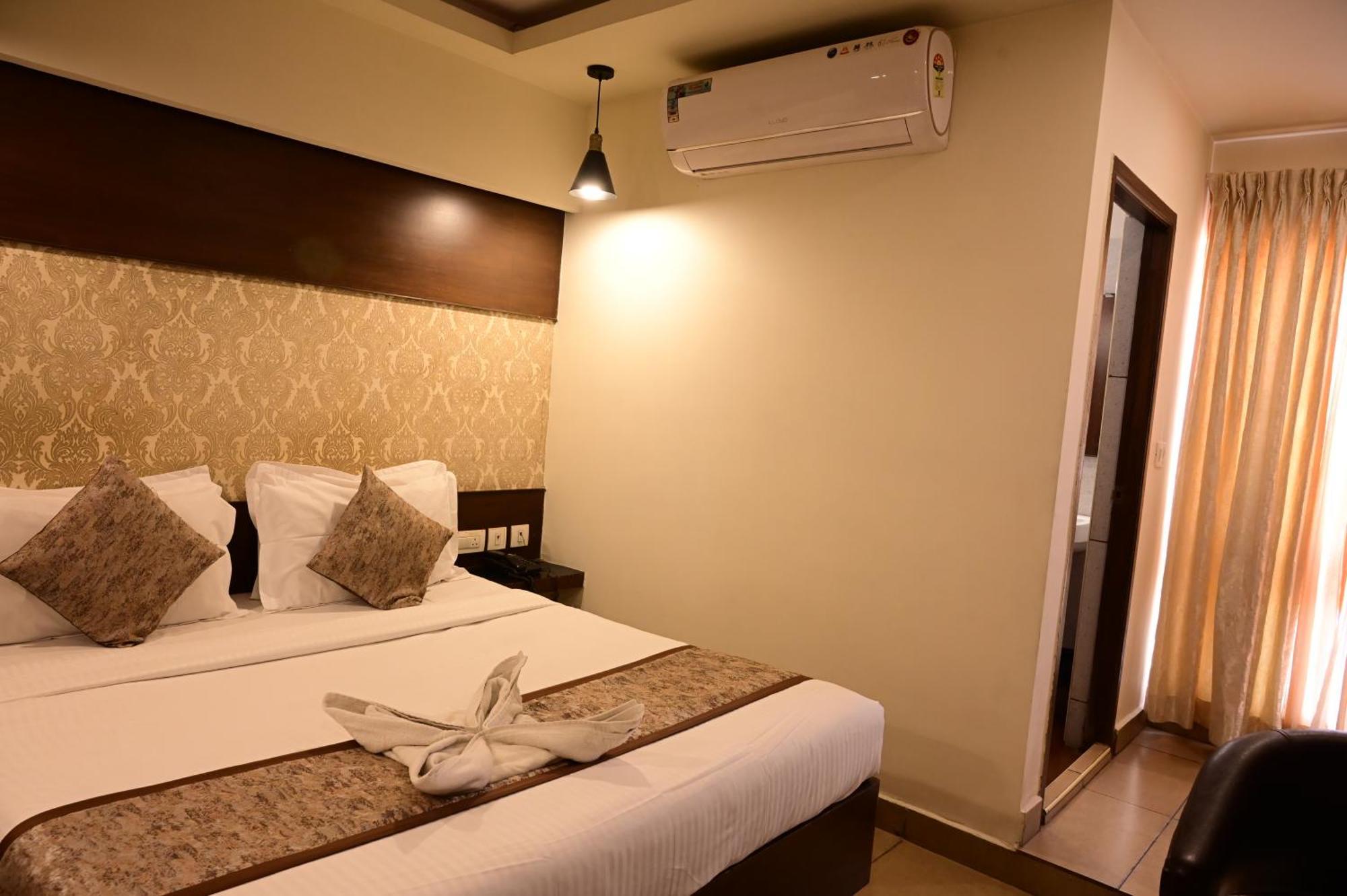 Canyon Sun Chennai Exterior photo